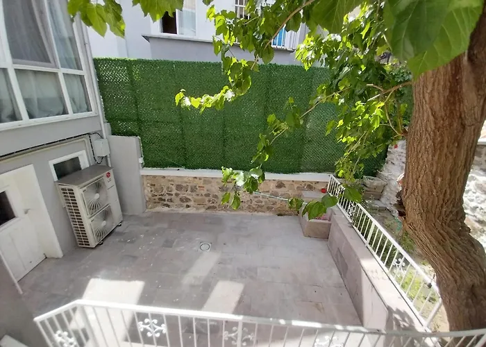 Beautiful Stone In Cool District *